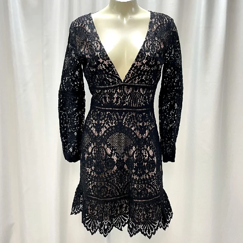 NWT BB Dakota Women's Sz 4 Black That's Deep Plunging Lace Mini Dress Fashionable Button-Front Mini Dress